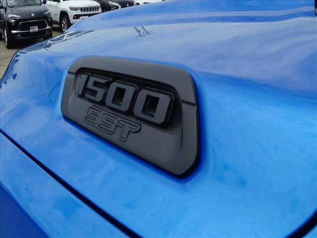 2025 RAM 1500 Warlock:C7001