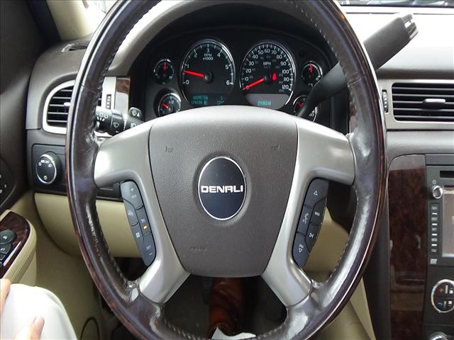 2014 GMC Yukon Denali:C6902A