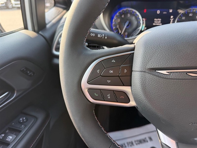 2027 Chrysler Pacifica Select:27-006