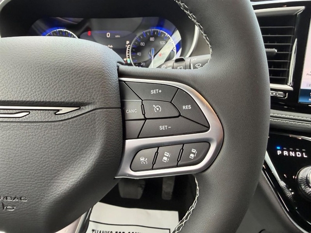 2027 Chrysler Pacifica Select:27-004