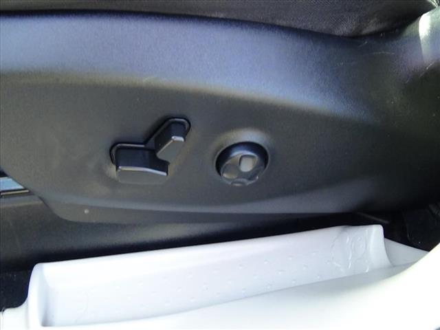 2024 Chrysler Voyager LX:C6451