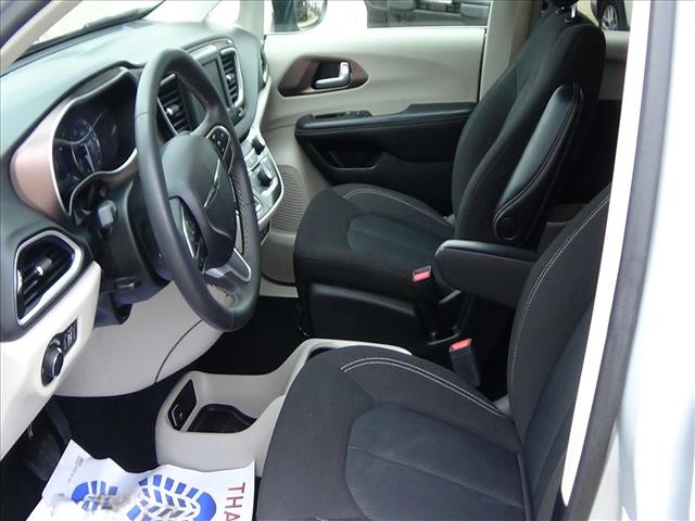 2023 Chrysler Voyager LX:C6853