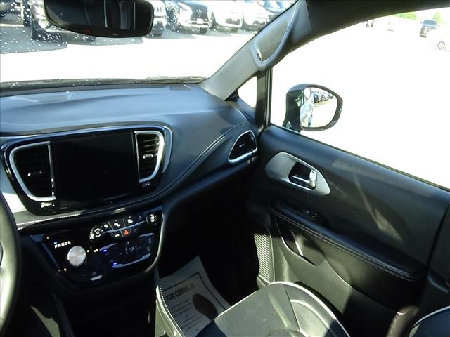 2026 Chrysler Pacifica Limited:C6983