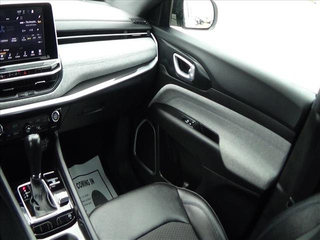 2025 Jeep Compass Latitude:C6850