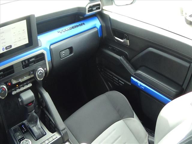 2025 Toyota Tacoma TRD Off-Road:C6774