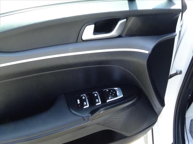 2025 Kia K5 LXS:C6880