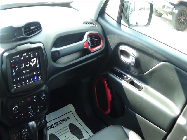 2022 Jeep Renegade Trailhawk:25-222A