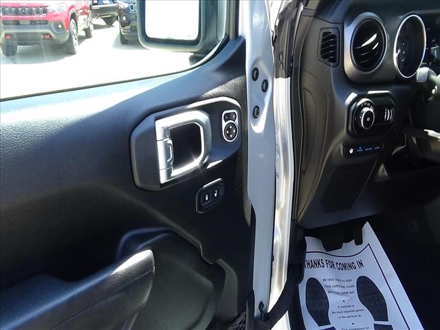 2023 Jeep Wrangler Willys 4xe:C7047