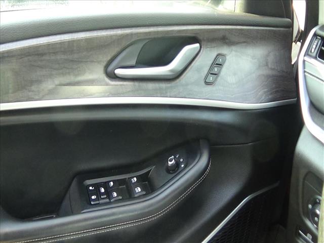 2022 Jeep Grand Cherokee Limited:26-052A