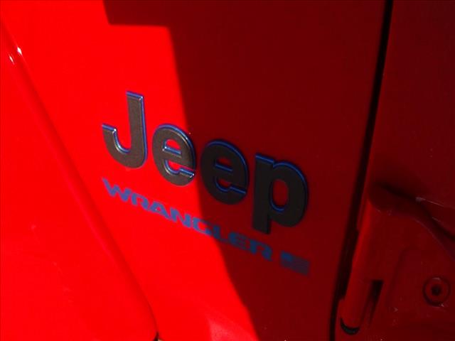 2025 Jeep Wrangler Sahara 4xe:C6974