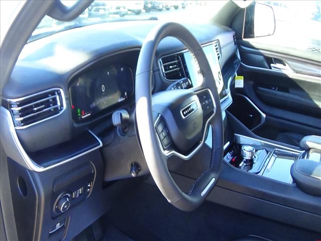 2024 Jeep Wagoneer Base:C7015