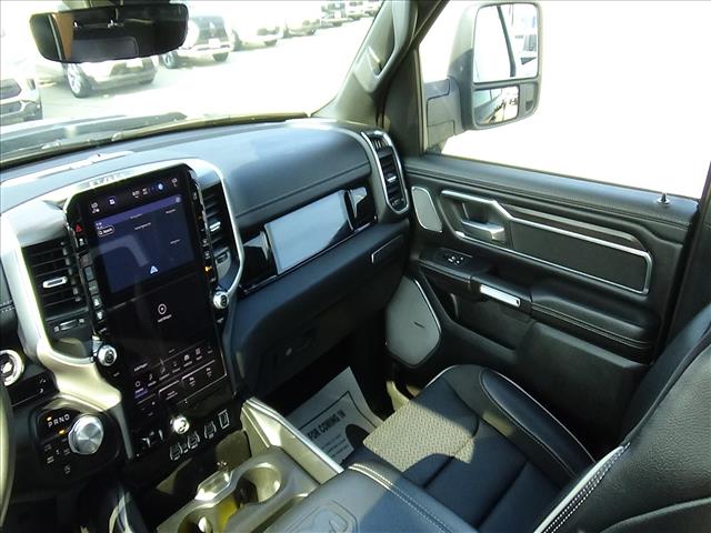 2025 RAM 1500 Laramie:C7070