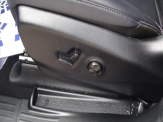 2025 Chrysler Pacifica Select:C6855