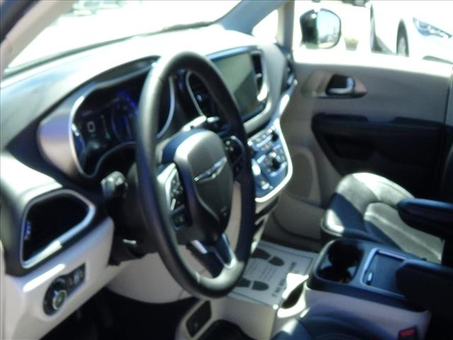2024 Chrysler Pacifica Touring L:C6854