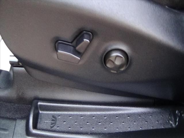 2025 Chrysler Pacifica Select:C6856