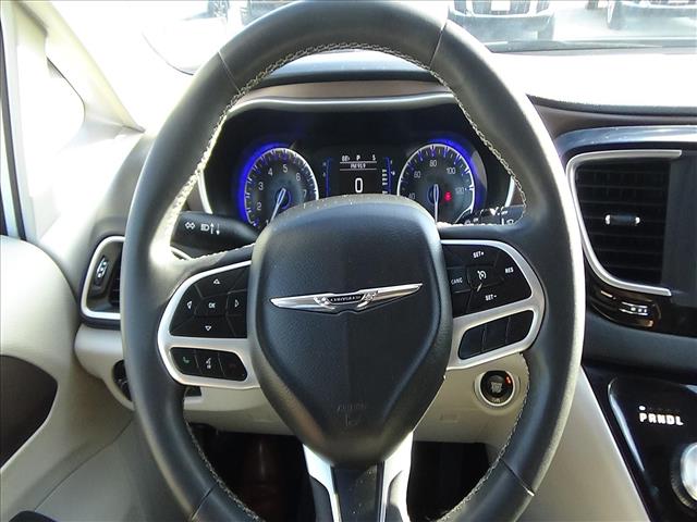 2023 Chrysler Voyager LX:C7138