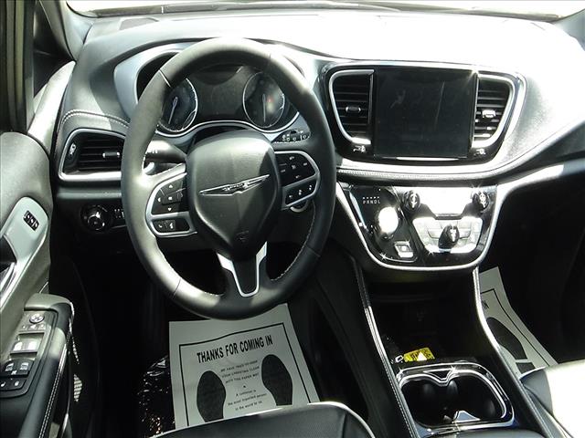 2026 Chrysler Pacifica Limited:C6985