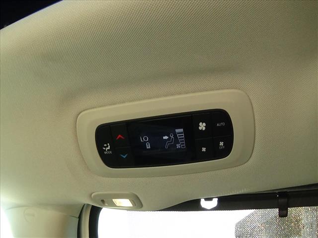 2024 Chrysler Pacifica Limited:C6908