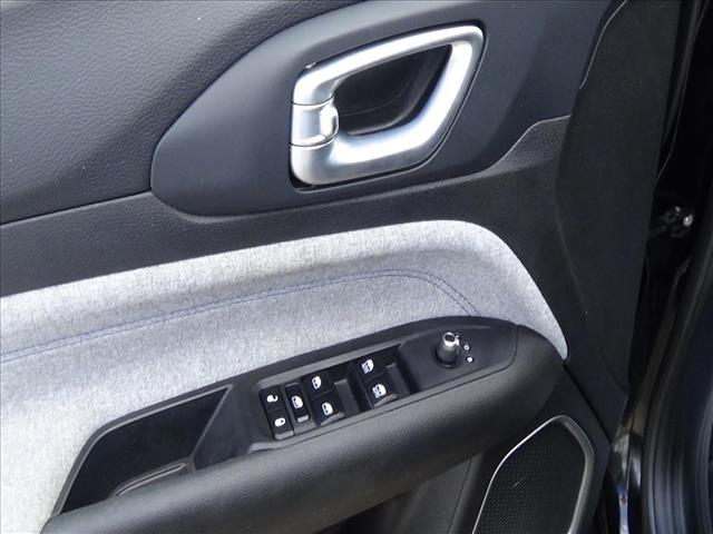 2025 Jeep Compass Latitude:C6867