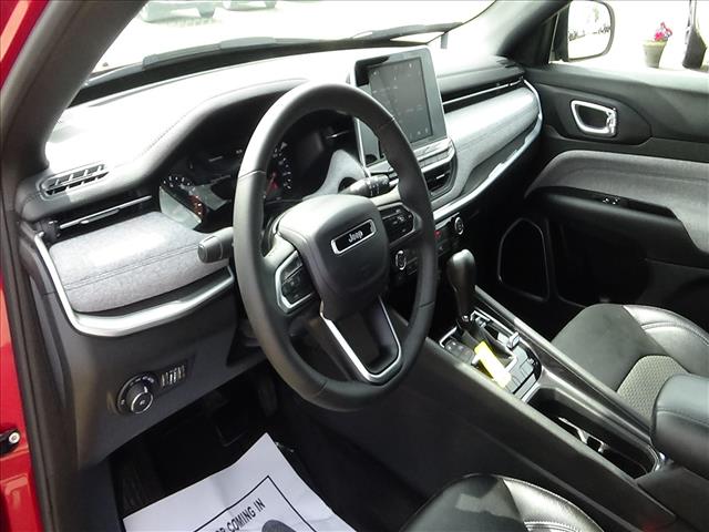 2025 Jeep Compass Latitude:C7115