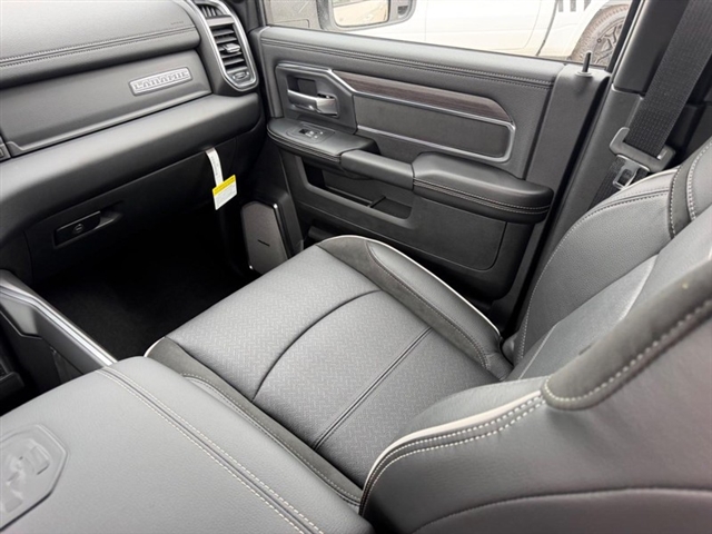 2027 RAM 2500 Laramie:27-008