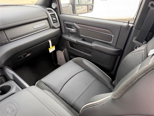 2027 RAM 2500 Laramie:27-009