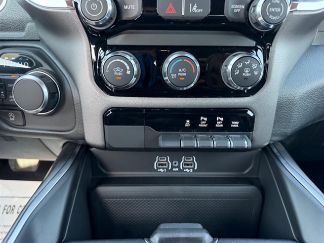 2026 RAM 1500 Express:26-236