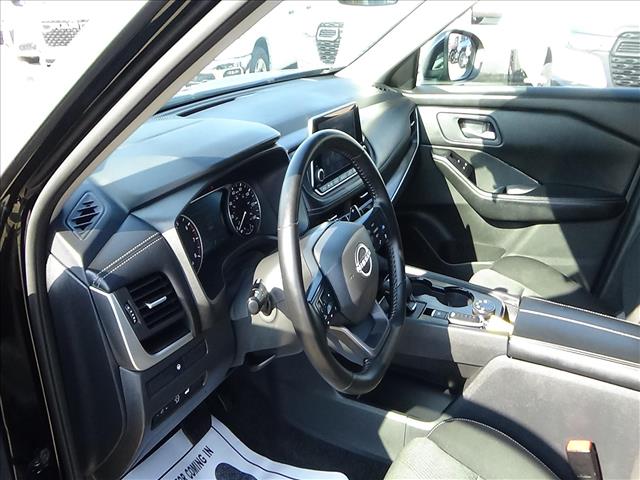 2025 Nissan Rogue SV:C7051
