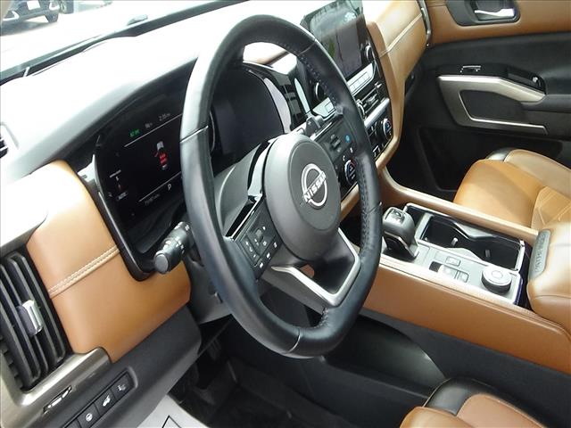 2023 Nissan Pathfinder Platinum:26-169A
