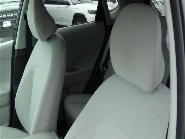 2025 Hyundai KONA SEL:C6776