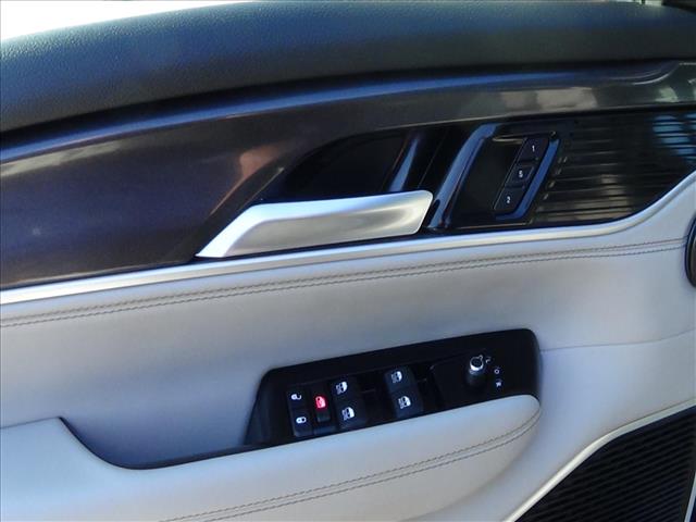 2025 Jeep Wagoneer Base:C6978