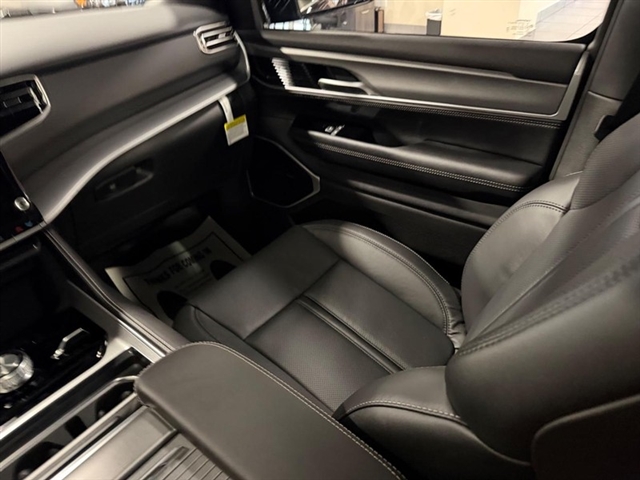 2026 Jeep Grand Wagoneer:26-082