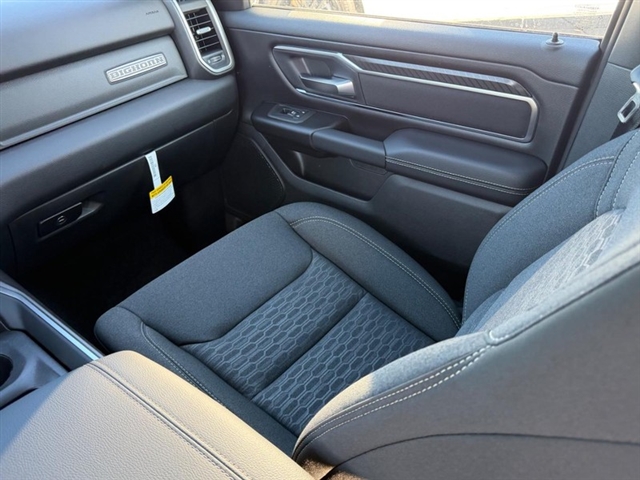 2027 RAM 1500 Big Horn:27-027