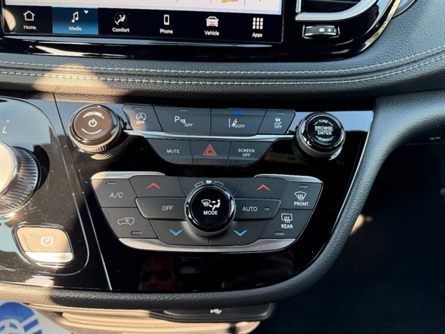 2026 Chrysler Pacifica Select:26-019