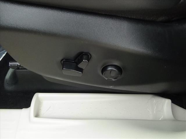 2024 Chrysler Pacifica Touring L:C7068