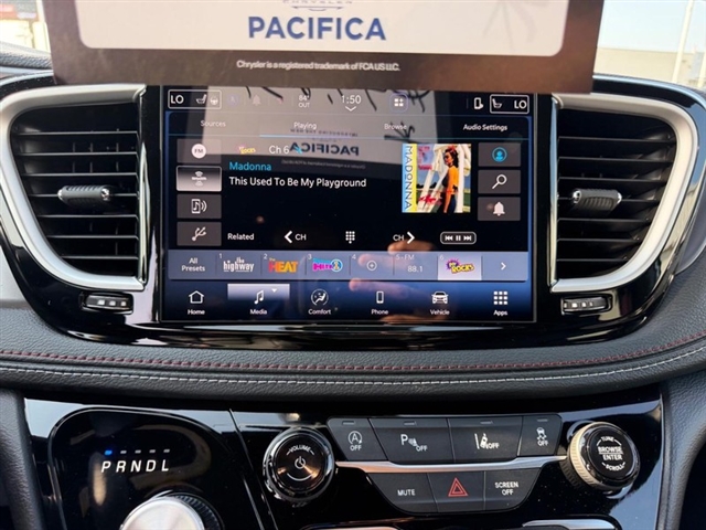 2027 Chrysler Pacifica Select:27-006