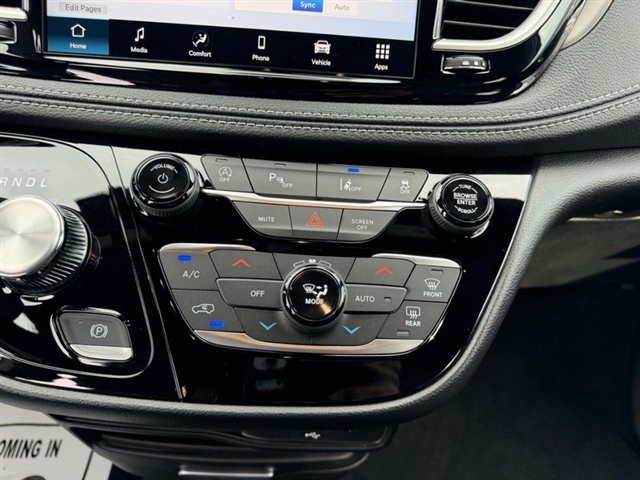 2027 Chrysler Pacifica Select:27-004