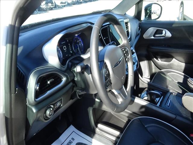 2026 Chrysler Pacifica Limited:C6983