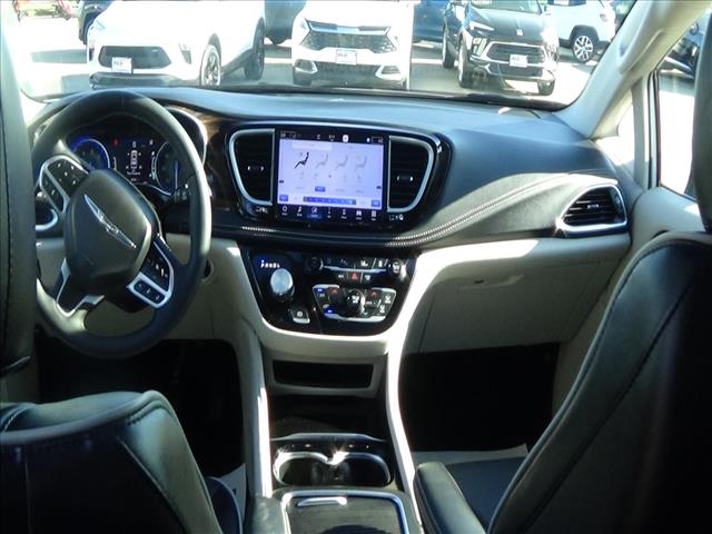 2024 Chrysler Pacifica Limited:C6908