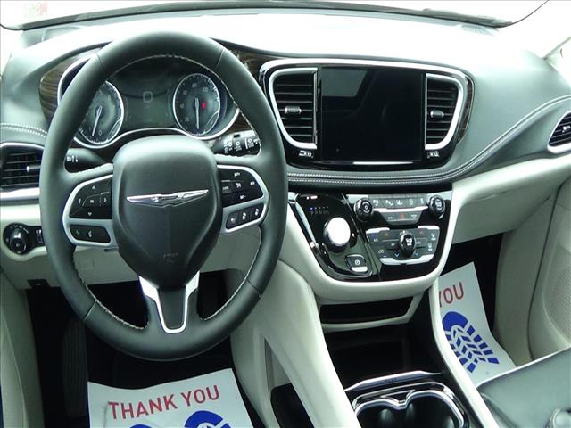 2024 Chrysler Pacifica Limited:C6914