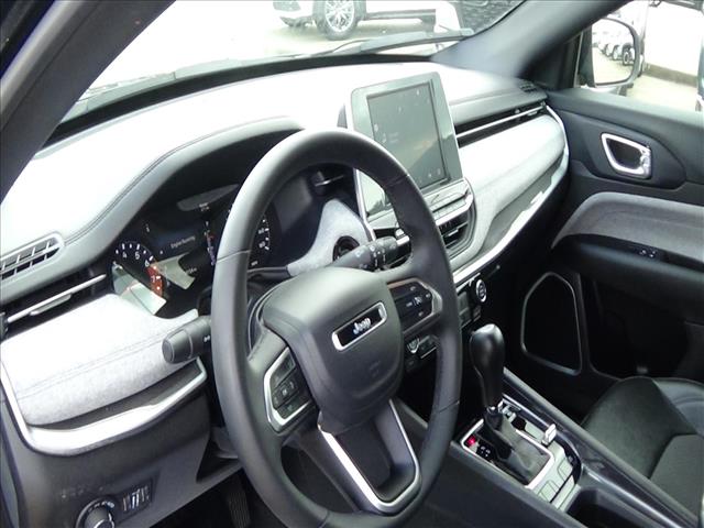 2025 Jeep Compass Latitude:C6867