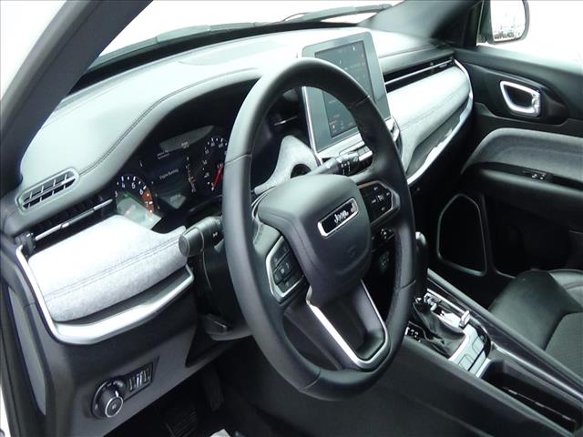 2025 Jeep Compass Latitude:C6850