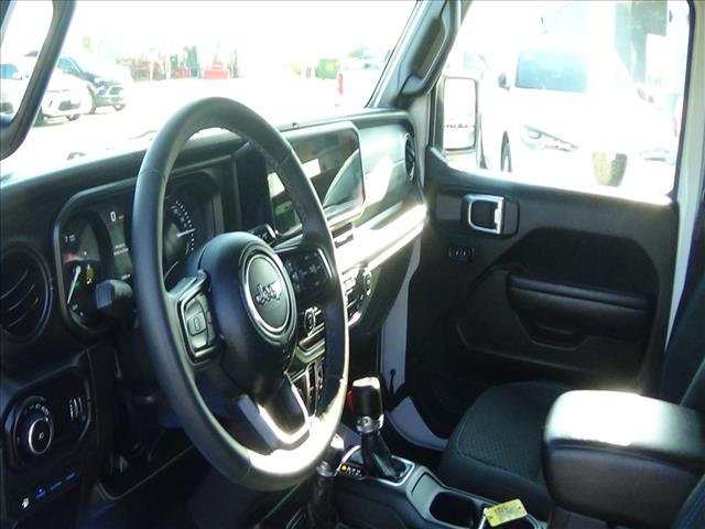 2025 Jeep Wrangler Rubicon 4xe:C6935
