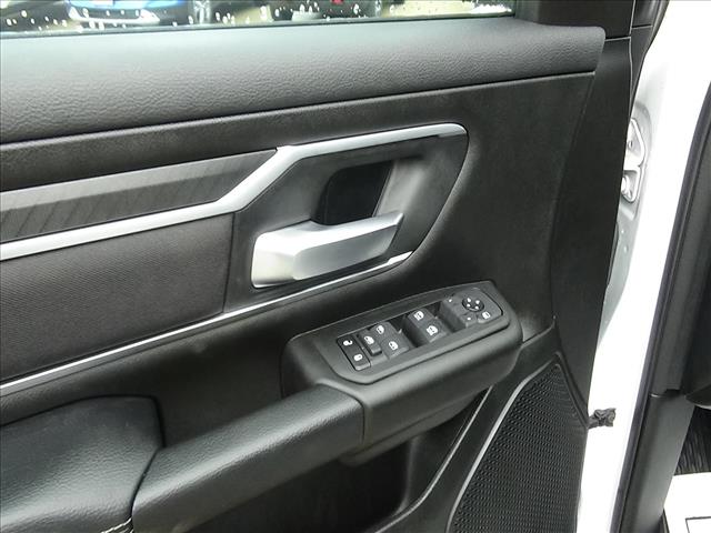 2025 RAM 1500 Big Horn:C7052