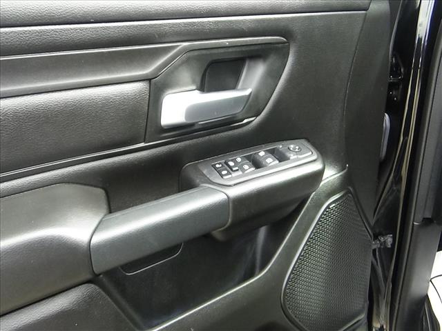 2025 RAM 1500 Warlock:C7033