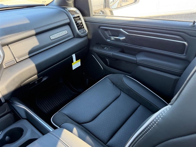 2027 RAM 1500 Laramie:27-021