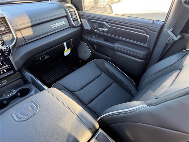 2027 RAM 1500 Laramie:27-007