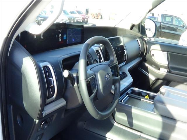 2025 Ford Expedition Active:C6888