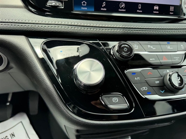 2027 Chrysler Pacifica Select:27-002