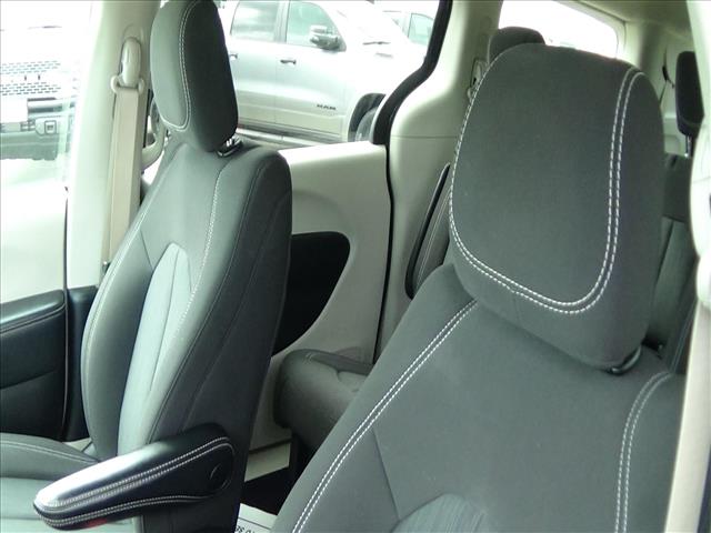 2023 Chrysler Voyager LX:C6861